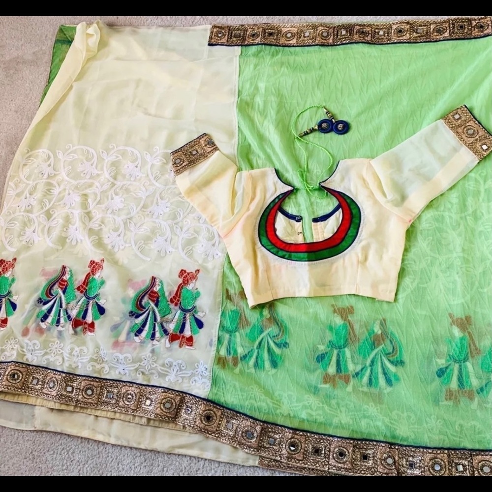 Women’s Indian Bollywood/Pakistani Saree - image 1